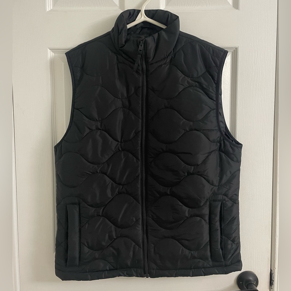 Hollister men’s quilted vest